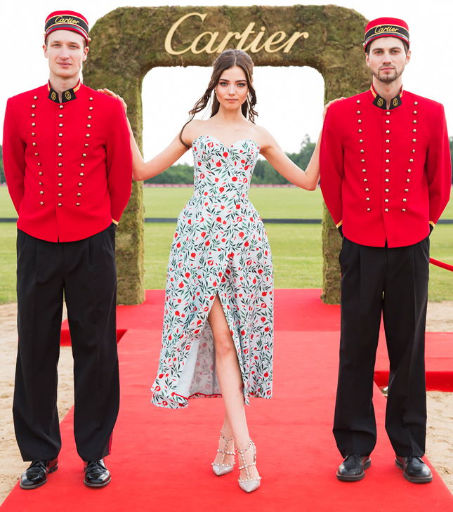 ������ � ������ ������ �� ���� Cartier